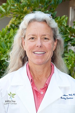 Photo of Sarah Washburn, MS, RDN, CSO