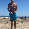 PictureofTomCantellaatthebeach
