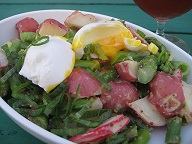 Poachedeggsalad