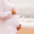 Pregnantwomanonbeach