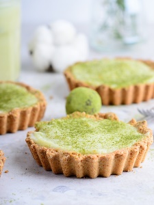 mini matcha cheesecakes